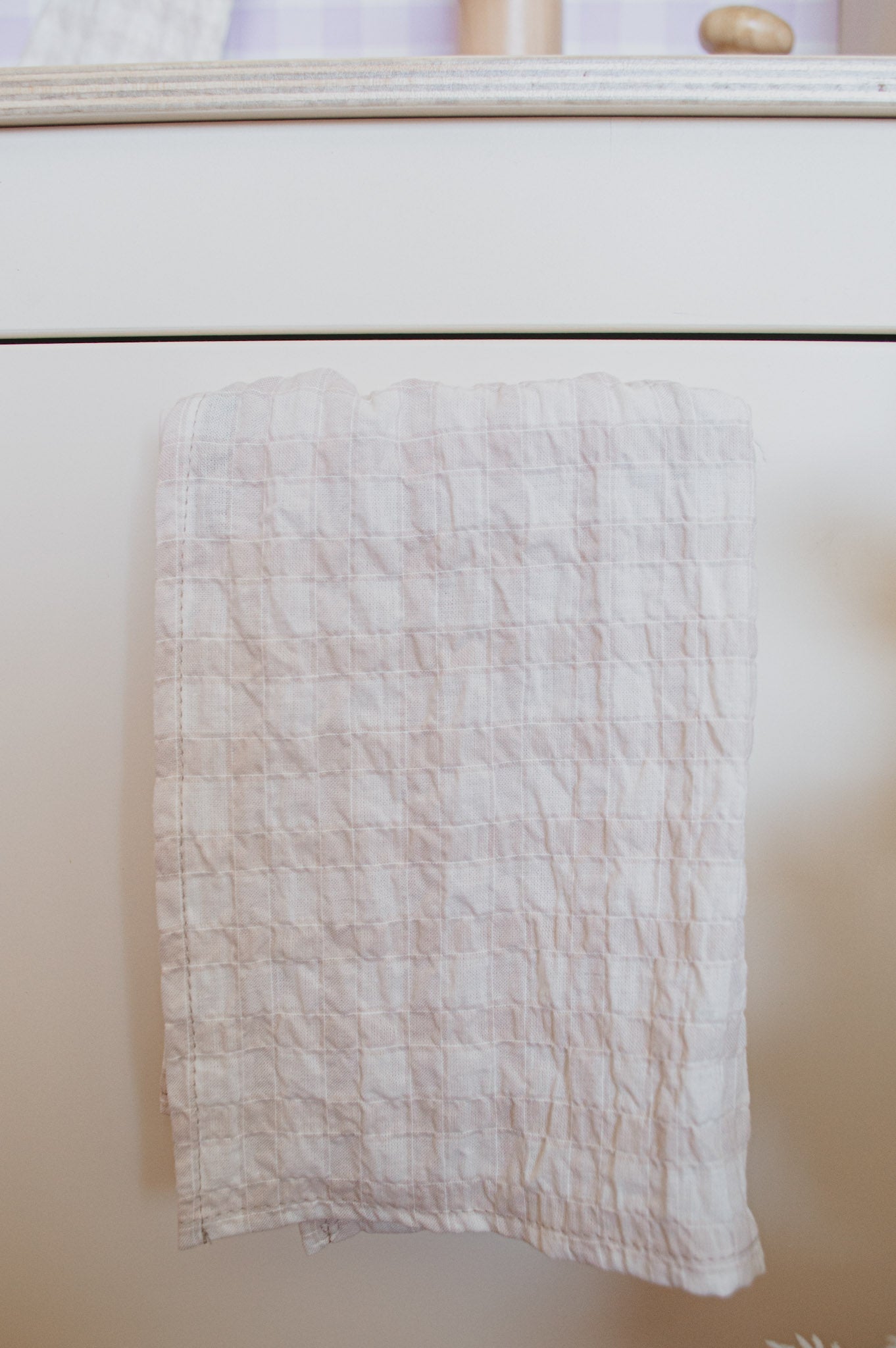 Beige Crinkle Check Oven Mitt & Tea Towel