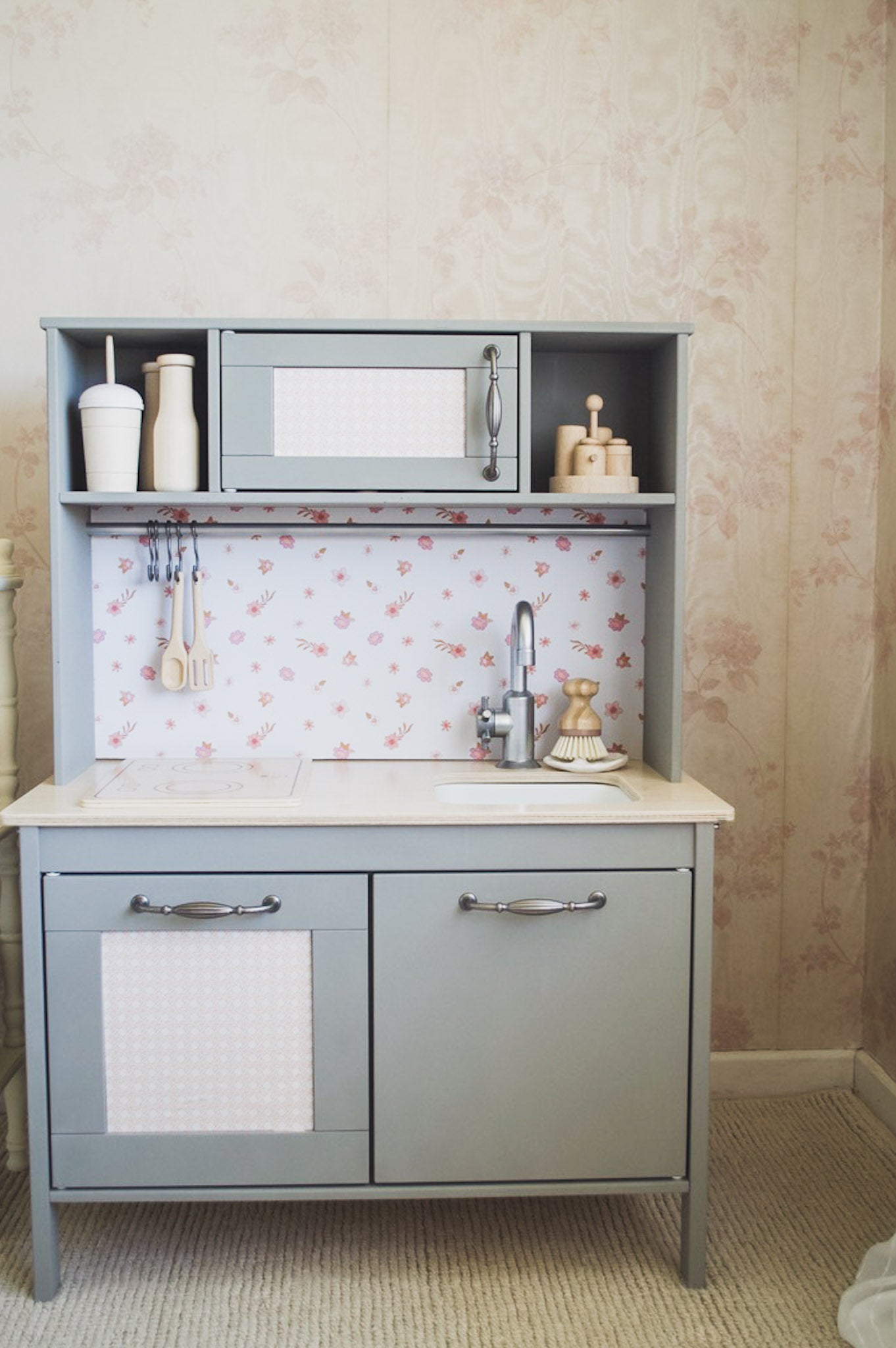 Vintage Blooms Wallpaper