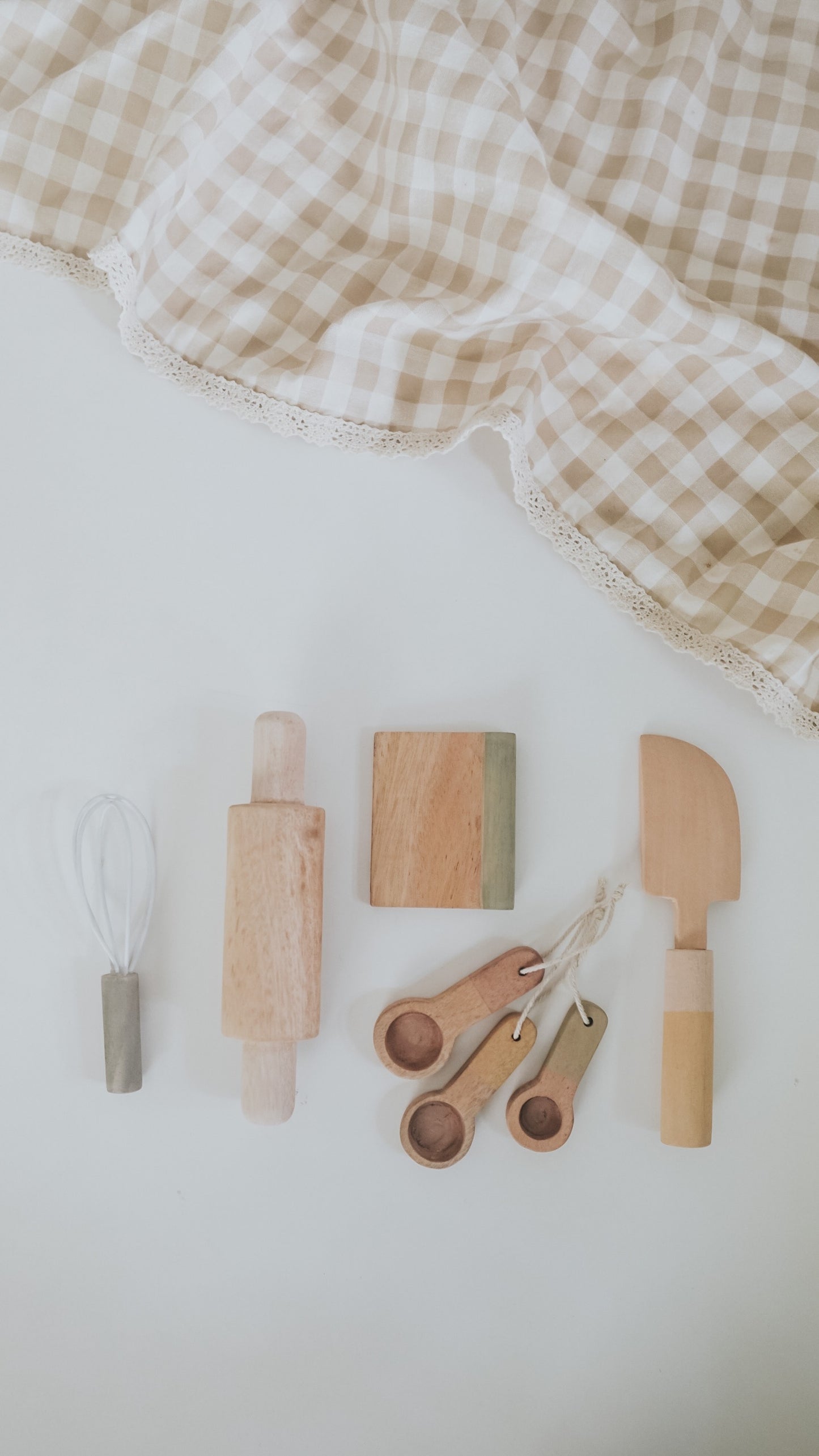 The Baking Utensil Set