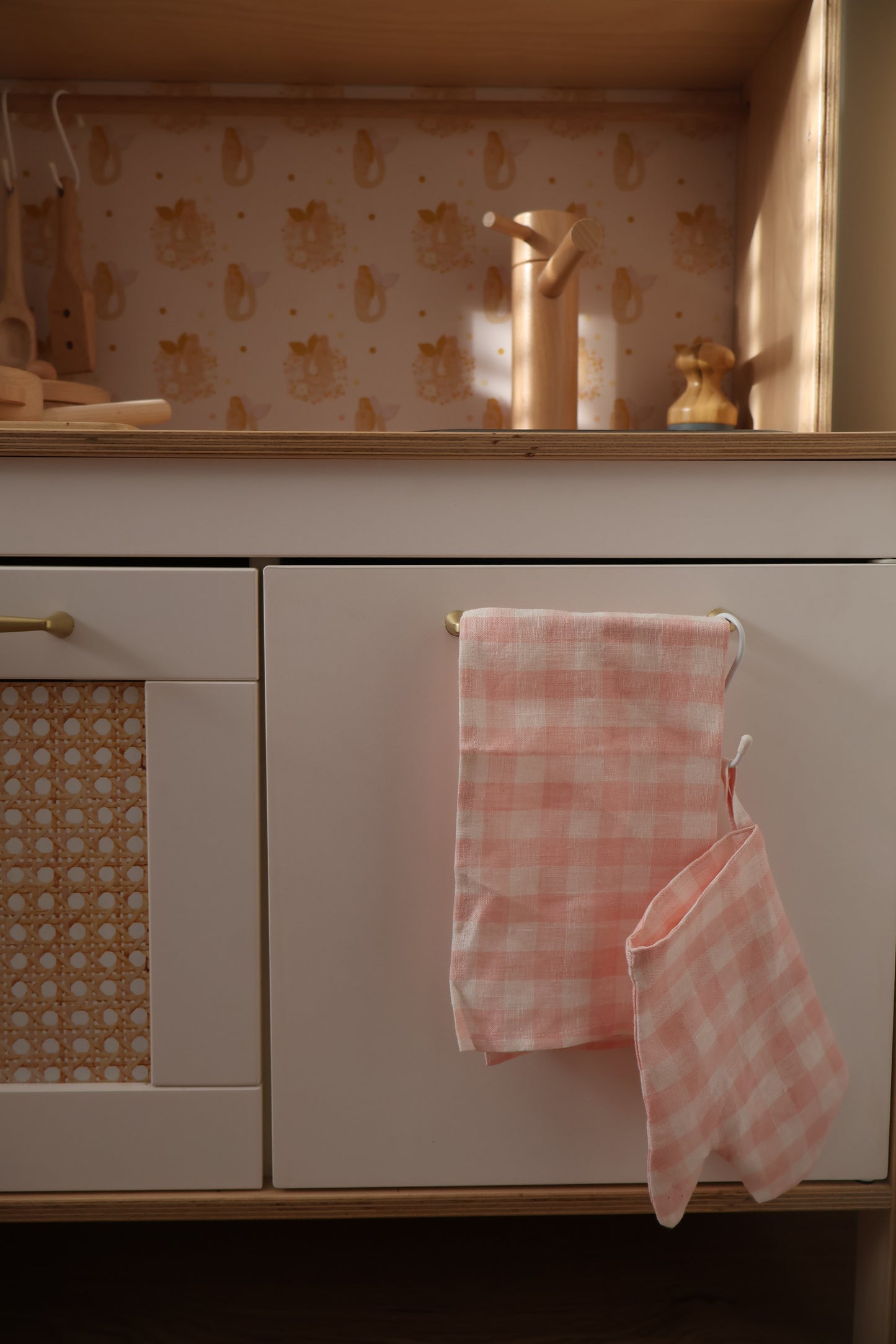 Blush Gingham Oven Mitt & Tea Towel