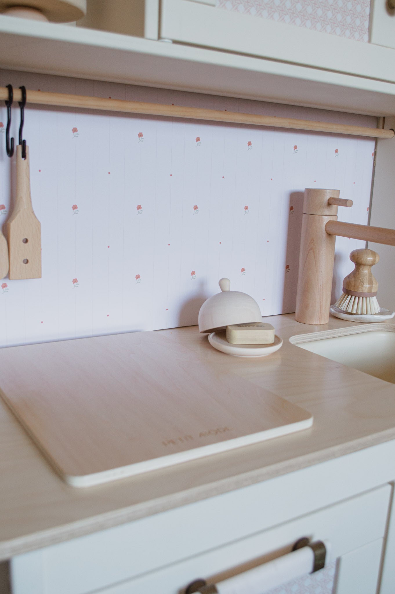 The Wooden Chopping Board